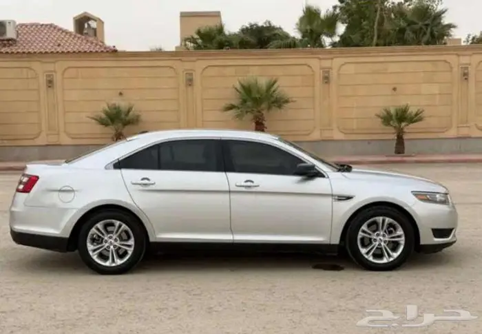فورد تورس استندر 2015 3