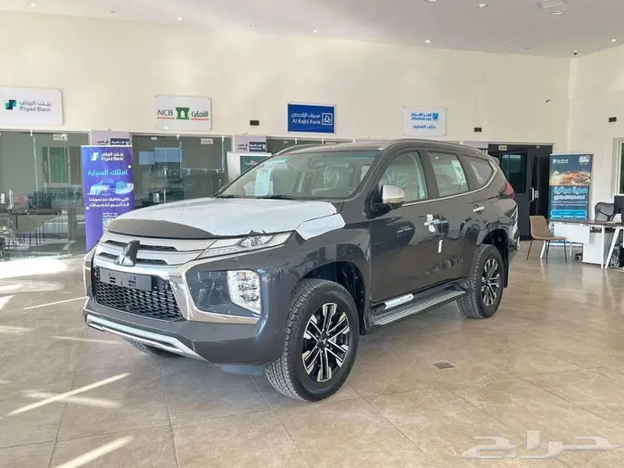 ميتسوبيشي مونتيرو 2022 اصفار 0