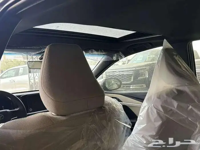 تويوتا كامرى LE فتحه بصمه ابيض بالكاش والتقسيط 2025 8