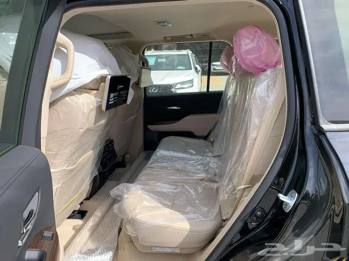 تويوتا لاندكروزر GXR بنزين رقم 4 سعودي 2024 15