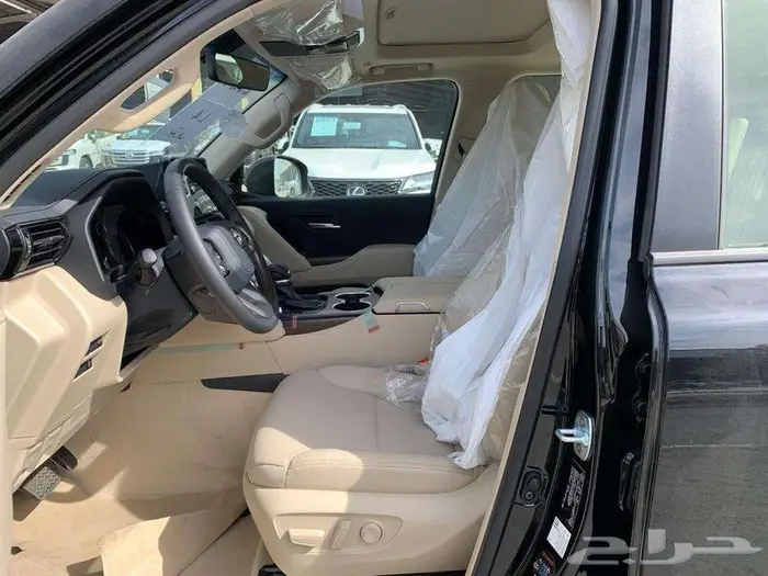 تويوتا لاندكروزر GXR بنزين رقم 4 سعودي 2024 11