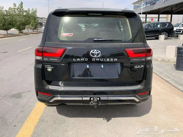 تويوتا لاندكروزر GXR بنزين رقم 4 سعودي 2024 5
