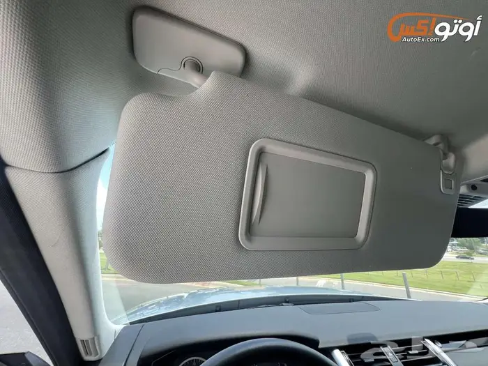 2023 لاند روفر ديسكفري S 15