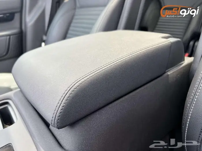 2023 لاند روفر ديسكفري S 16