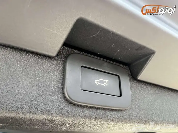 2023 لاند روفر ديسكفري S 19