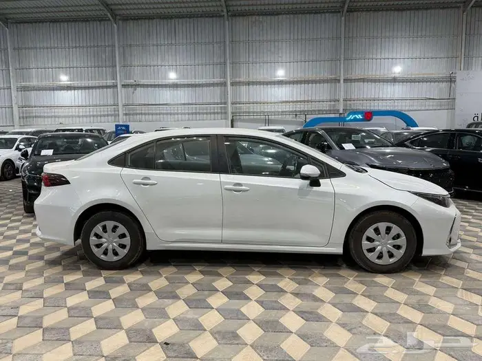 تويوتا كورولا XLI 2.0 طيس بنزين 2025 3