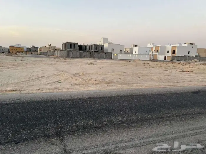 ارض للبيع في حي شرق شرق الحديقة 0
