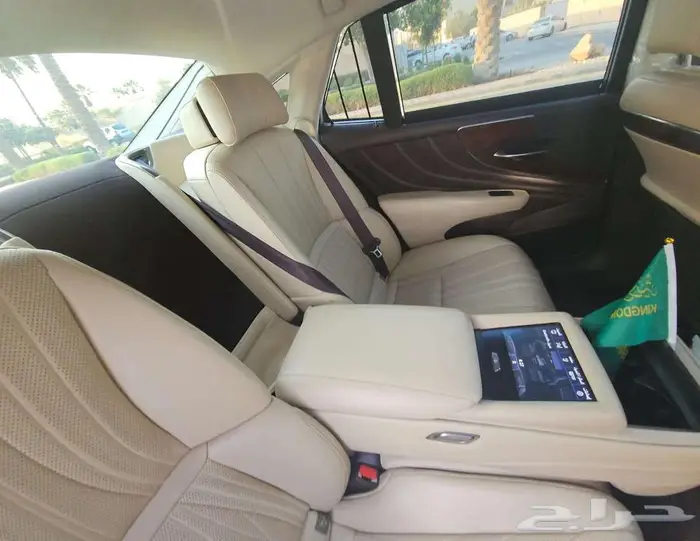للبيع لكزس 350 LS موديل 2018 8