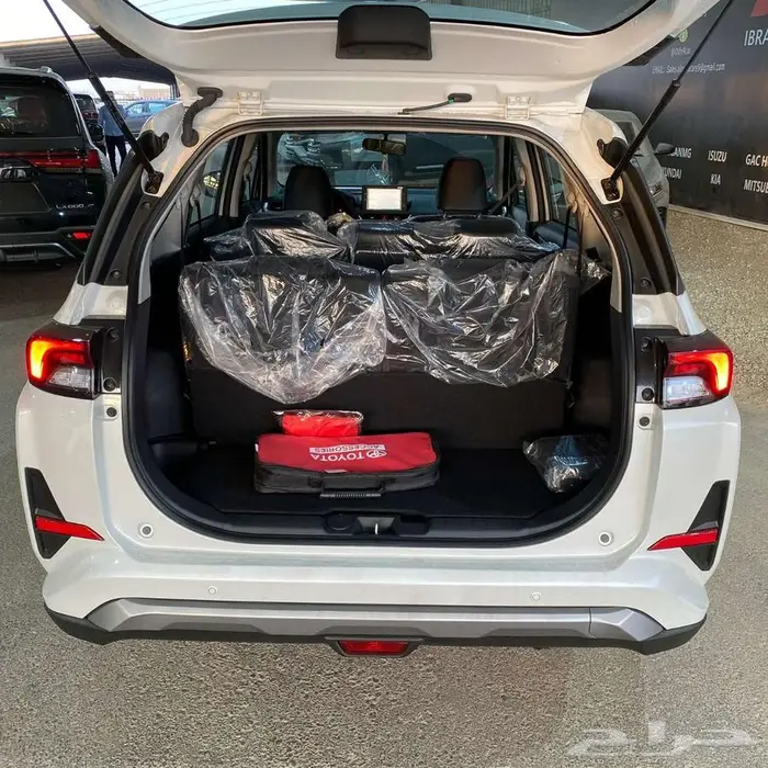 تويوتا فيلوز GLX موديل 2025 6