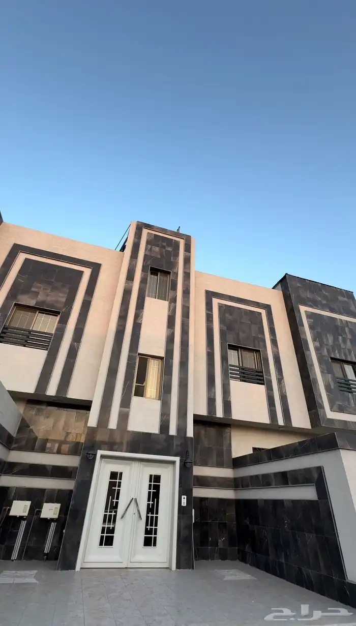 شقق تمليك للبيع فآخره بحي الملك فهد مميزه 0