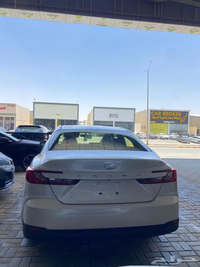 تويوتا كامري 2025 استاندر 6