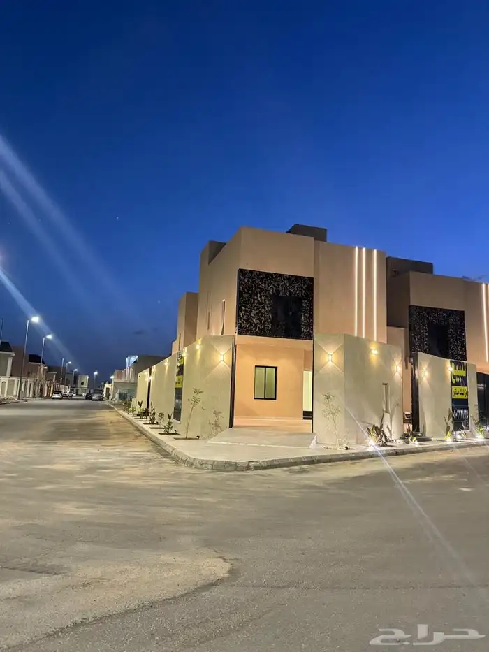 فلل مساحات ممتازة للبيع 0