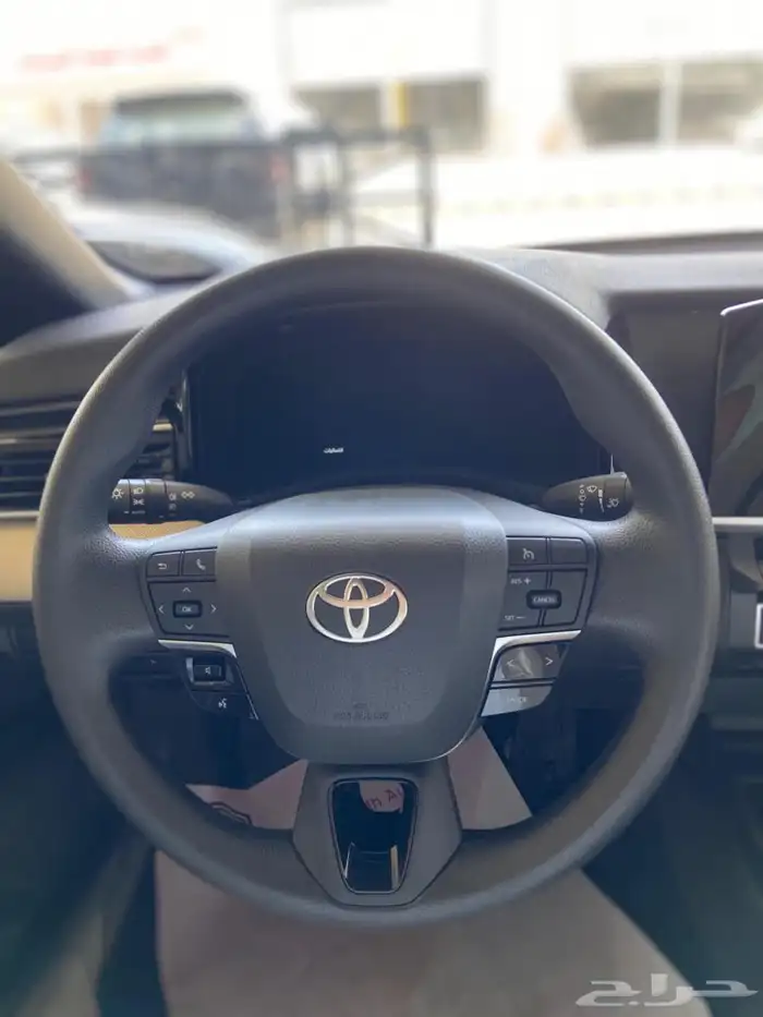 تويوتا كامري 2025 استاندر 12