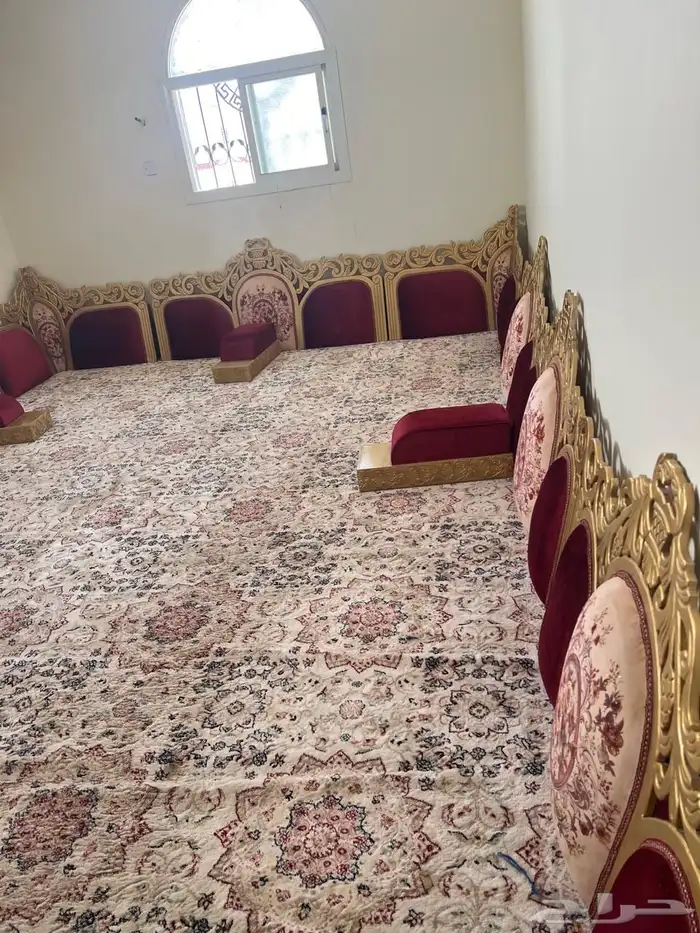 مجلس نظيف للبيع 900 نظيف جدا على الشرط والفرشه نظيفه 1