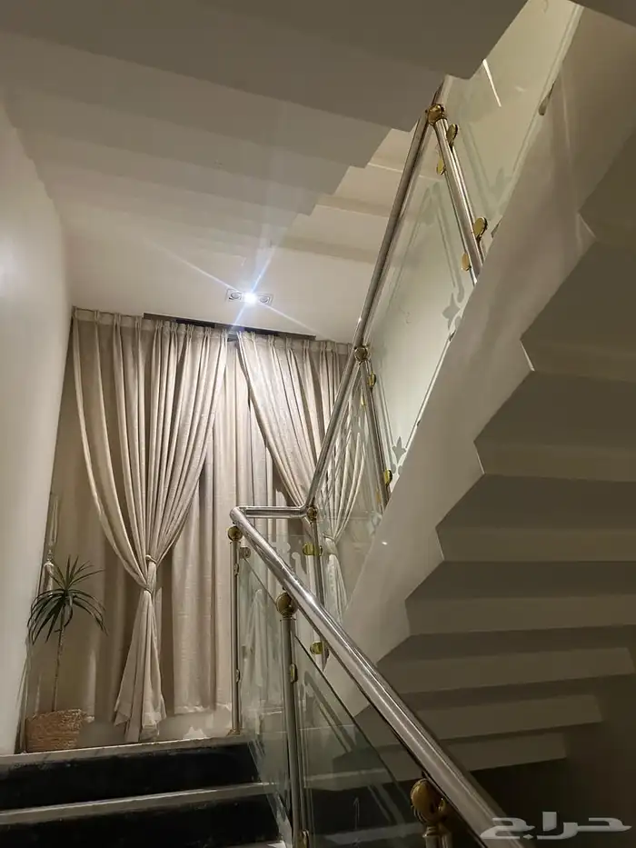 فيلا للبيع .. نظيفه مرممه 4