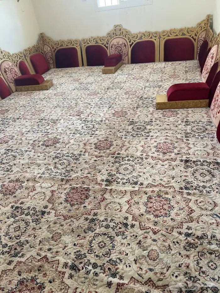 مجلس نظيف للبيع 900 نظيف جدا على الشرط والفرشه نظيفه 2