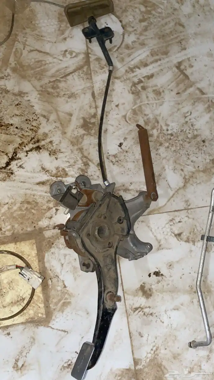 للبيع قطع لكزس 430 2004 جميع ديكورات وبيبان كامله 0