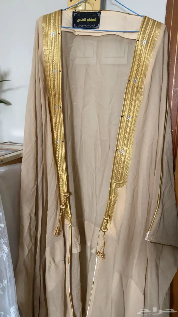 بشت بيج مع ذهبي مقاس Xxlجديد لبسه واحده 0