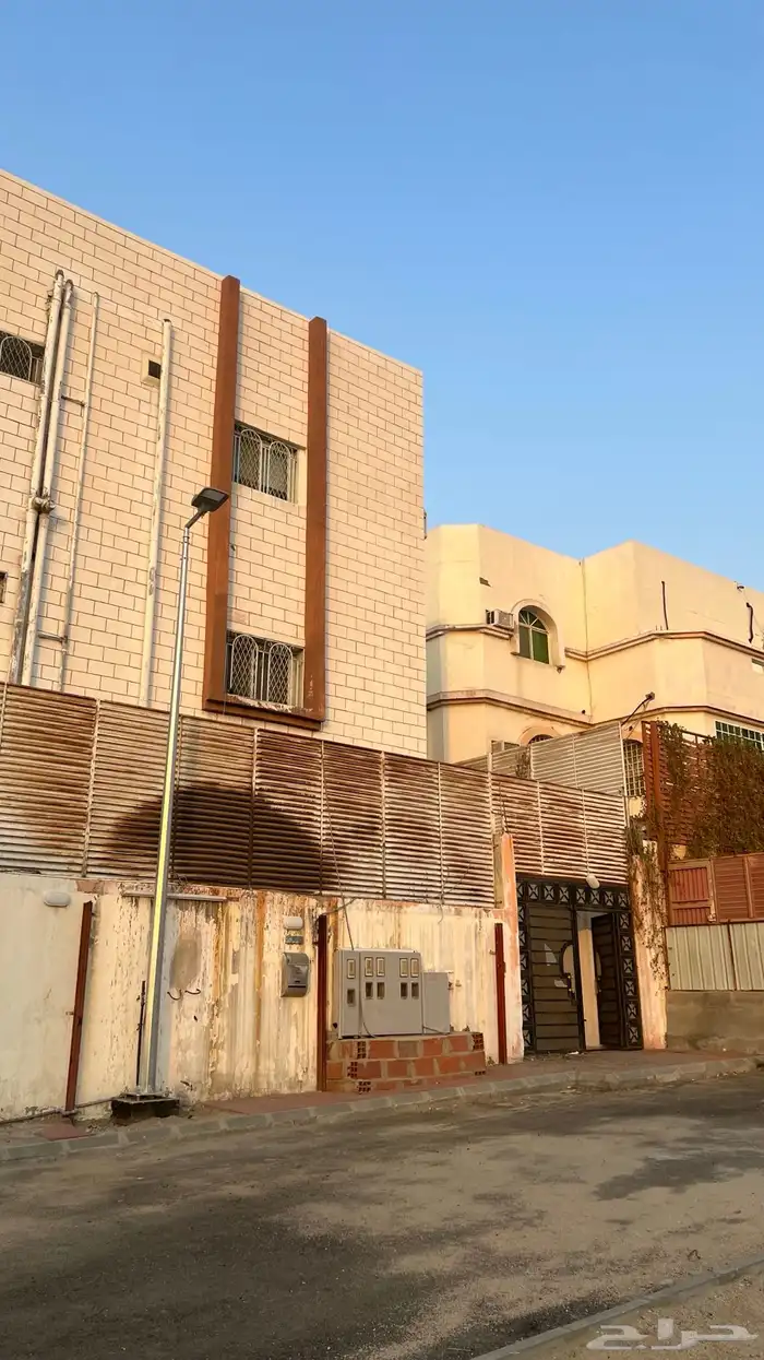 عمارة في العوالي للبيع مساحة 900 على واجهتين 2