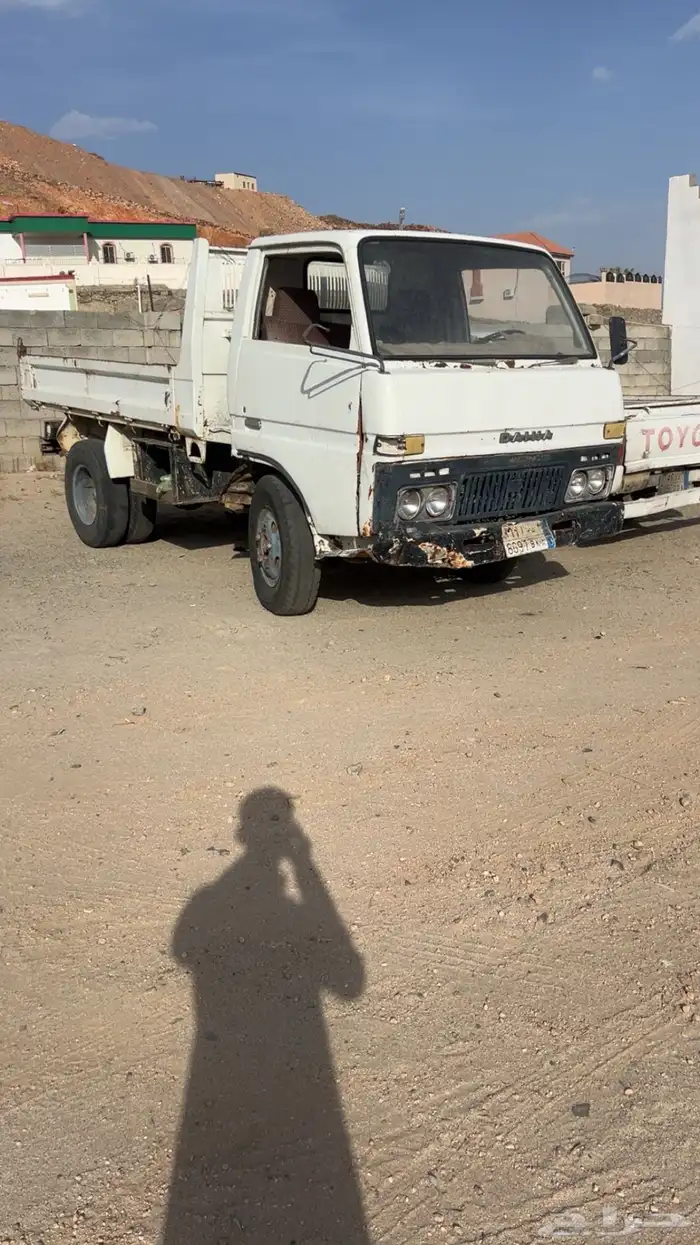 قلاب ديهاتسو 1981 للبيع الموتر نظيف 0