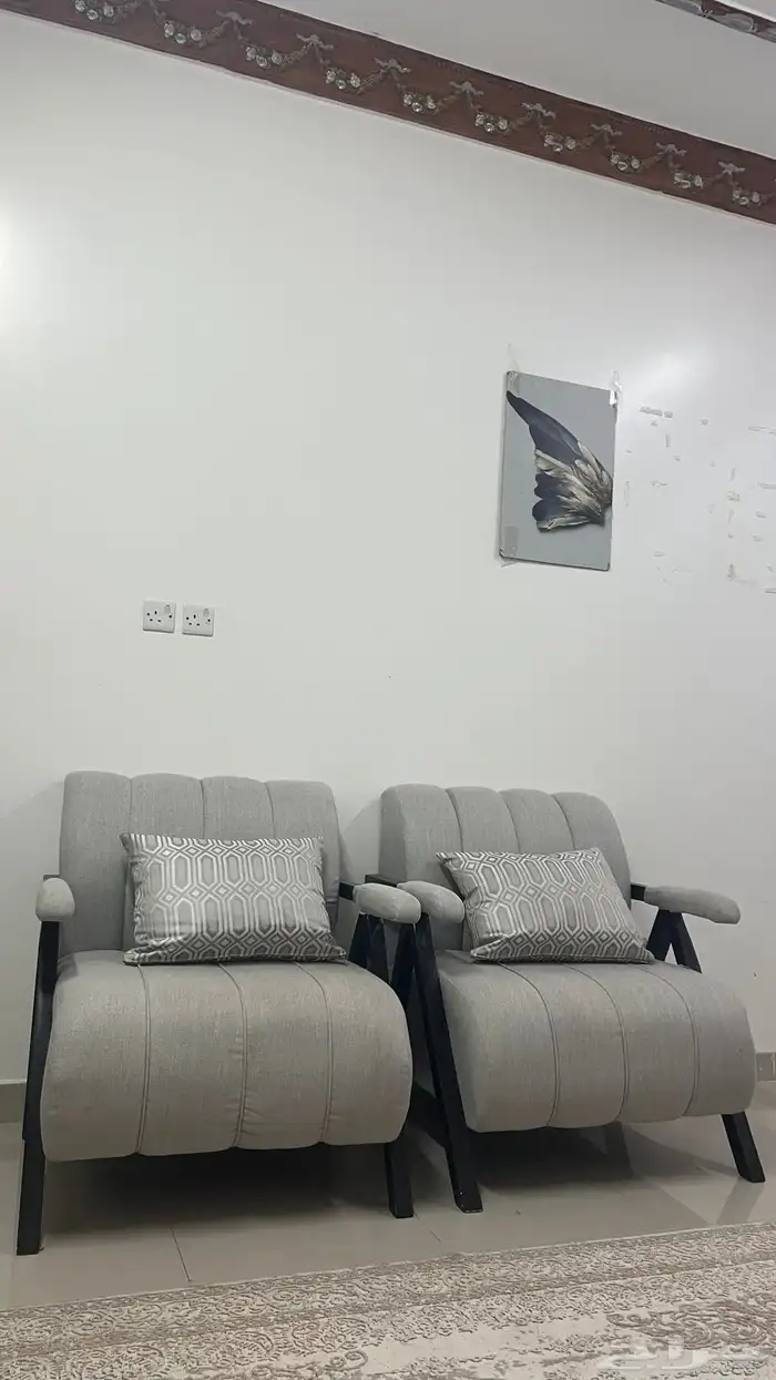كنب جديد يتكون من أربع. قطع 2