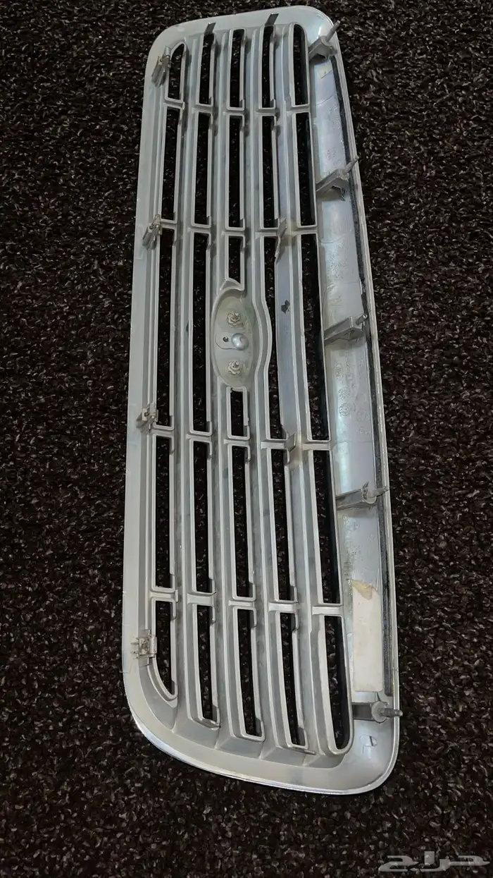 شبك اصلي فورد كتوريا 2011 4