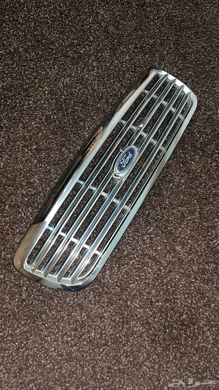 شبك اصلي فورد كتوريا 2011 0