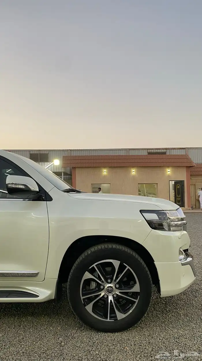 تويوتا لاندكروزر 2021 تورينق فل كامل 4