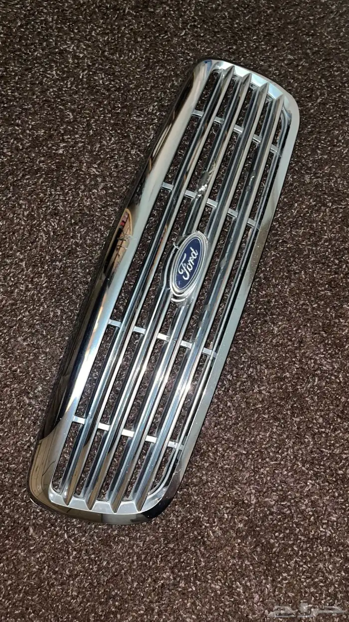 شبك اصلي فورد كتوريا 2011 3