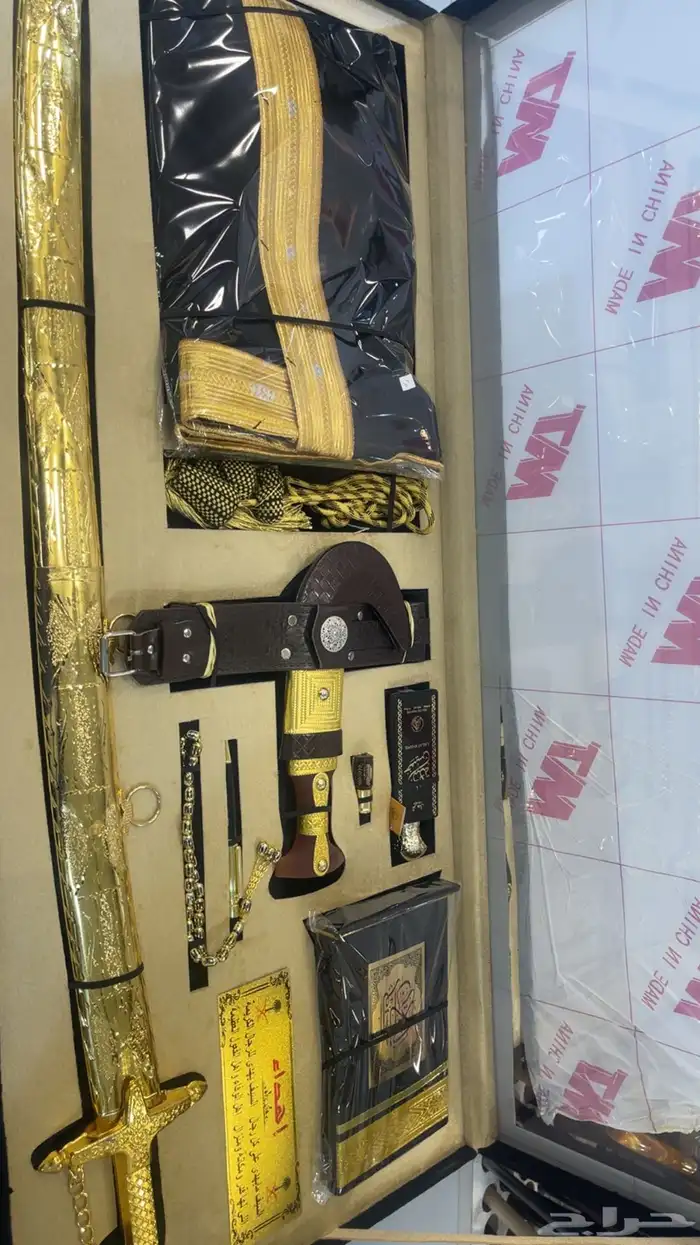 علب الهدايا والسيوف جاهزة وعلى طلبكم في الخامات 6