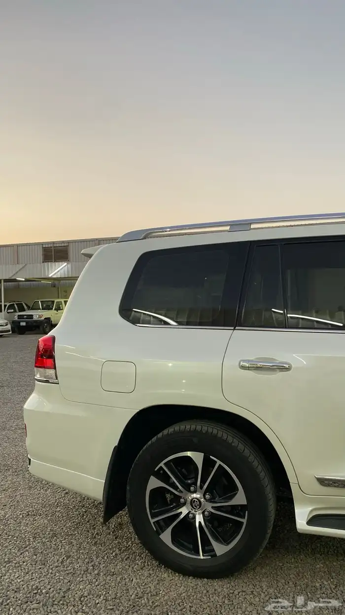 تويوتا لاندكروزر 2021 تورينق فل كامل 5