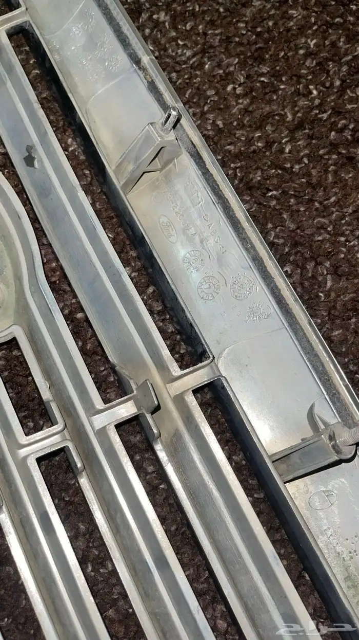 شبك اصلي فورد كتوريا 2011 5