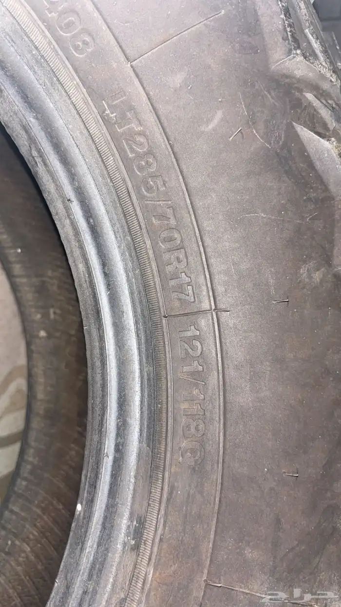 كفرات حجري 285 70 17 نظيفه له شهر جيب لاندكروزر 1