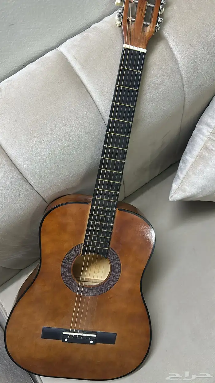 آلات موسيقية  قيتار 0
