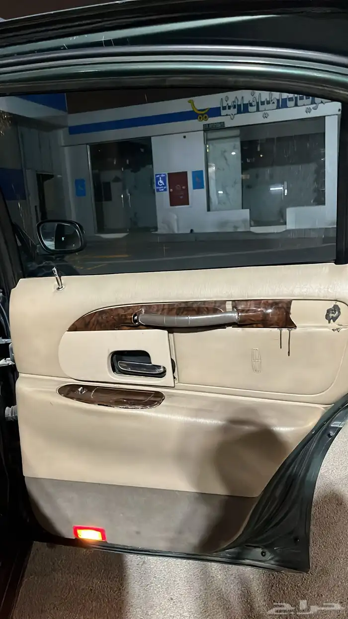 لينكون تاون كار 1999 11