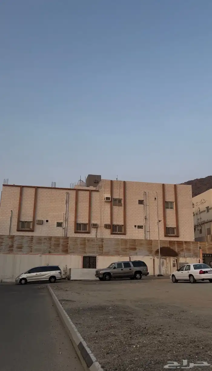 عمارة في العوالي للبيع مساحة 900 على واجهتين 4