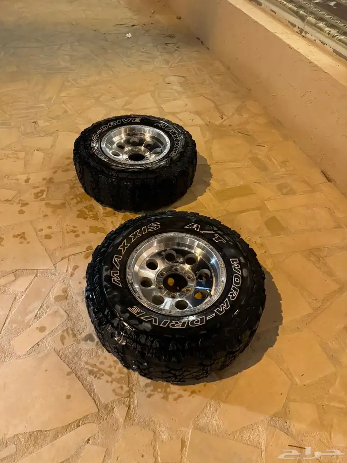 جنوط جيتي بكفرات حجري مقطع 0