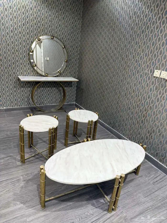 كنب ومدخل وطاولات استعمال بسيط 1