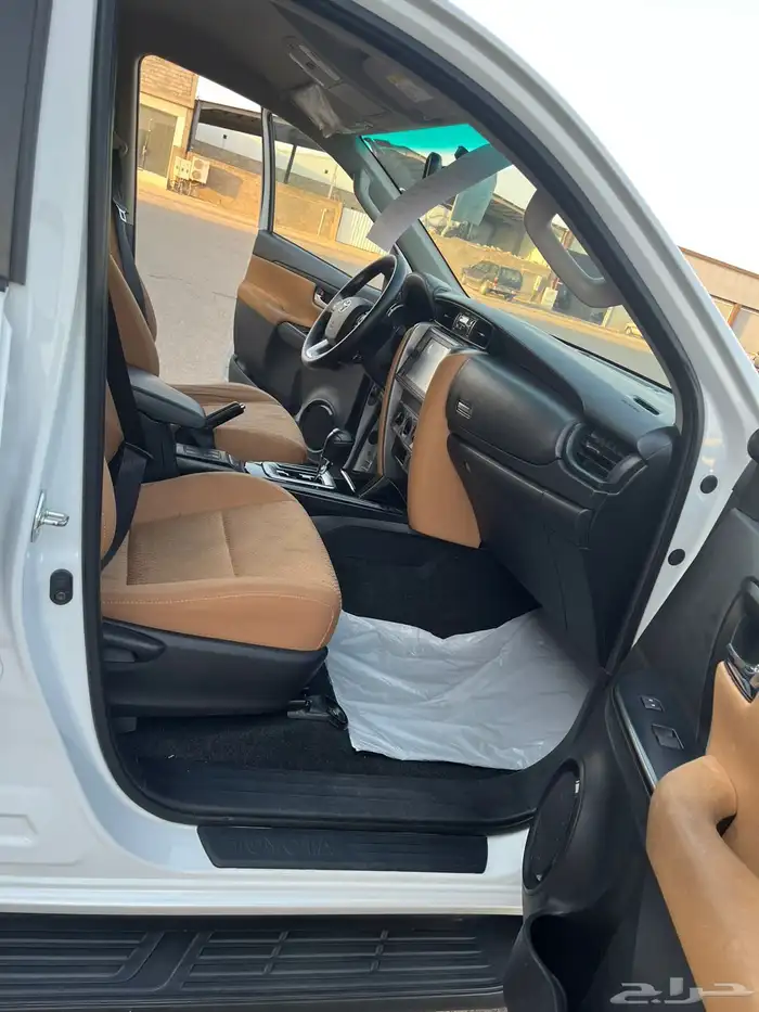 فورتشنر 2023 بدون دبل 16