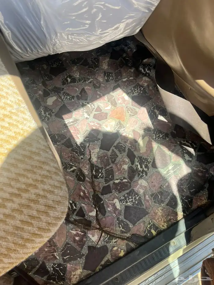 صالون لاندكروزر 9