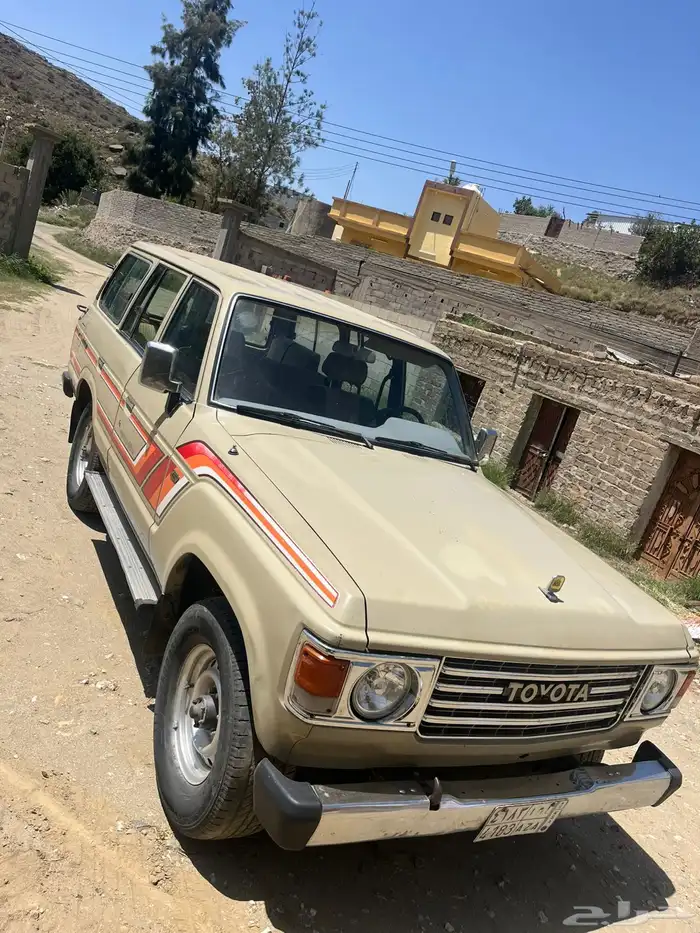 صالون لاندكروزر 3