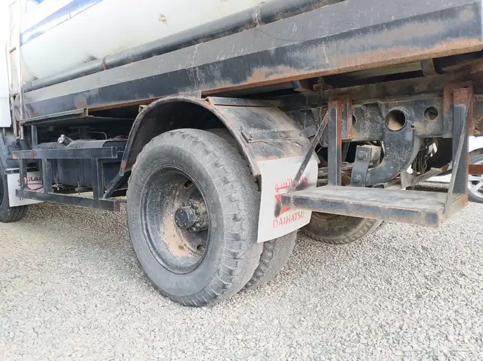 وايت دايهاتسو 1984م 3