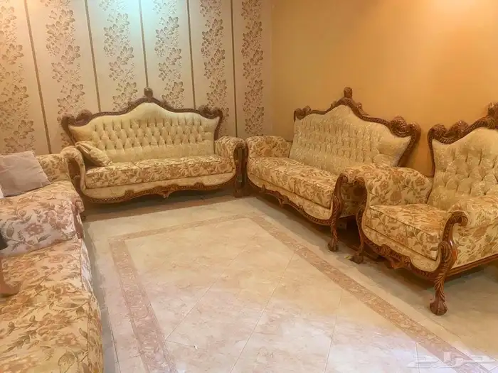 طقم كنب طراز ملكي 0