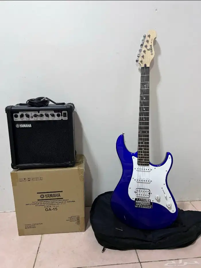 Yamaha EG-112GP Electric Guitar Starter Pack Metallic Blue 0