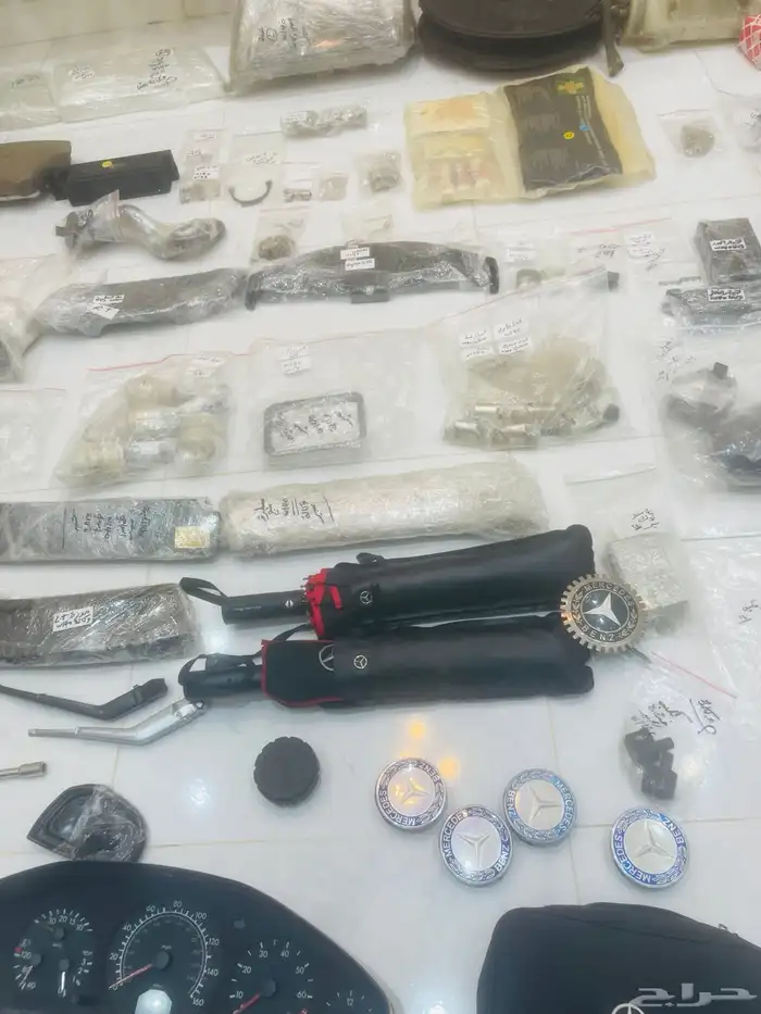 قطع مرسيدس شبح نظيف وعلى الشرط 2