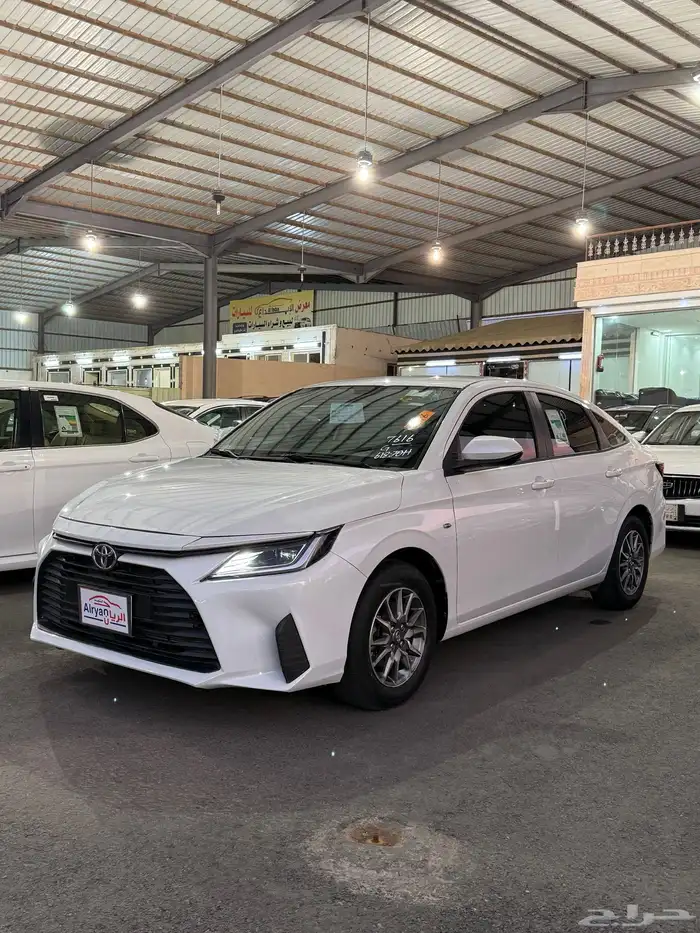 تويوتا يارس 2023 2
