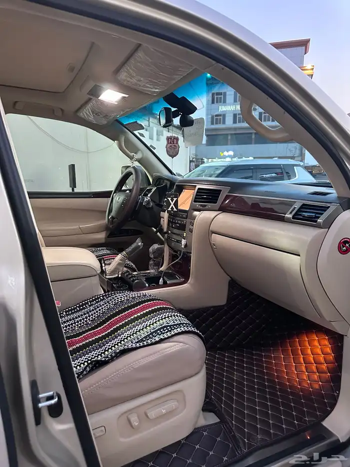 جيب لكزس 2014 18