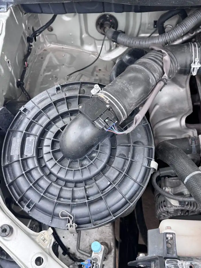 انوفا 2012 نضيفه للبيع 5