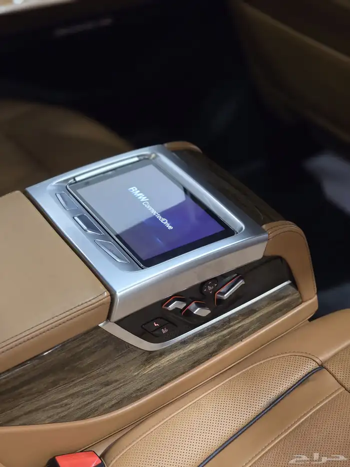 بي ام دبليو 740Li موديل 2016 بحالة ممتازة 9