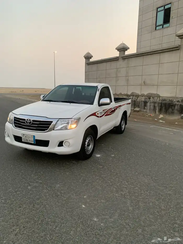 هايلوكس 2015 عبداللطيف جميل مالك واحد من الوكاله تم البيع 1